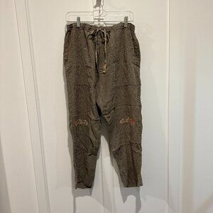 Johnny Was taupe embroidered cupra joggers in size L.